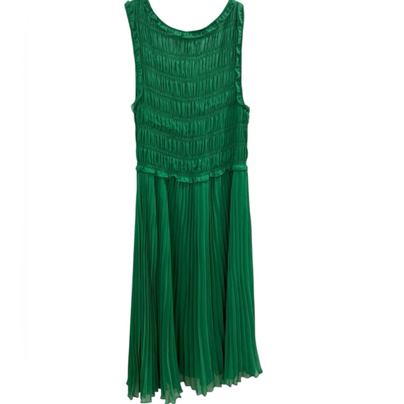 Max Studio Green Sleeveless Pleated Midi Dress - Picture 3 of 4